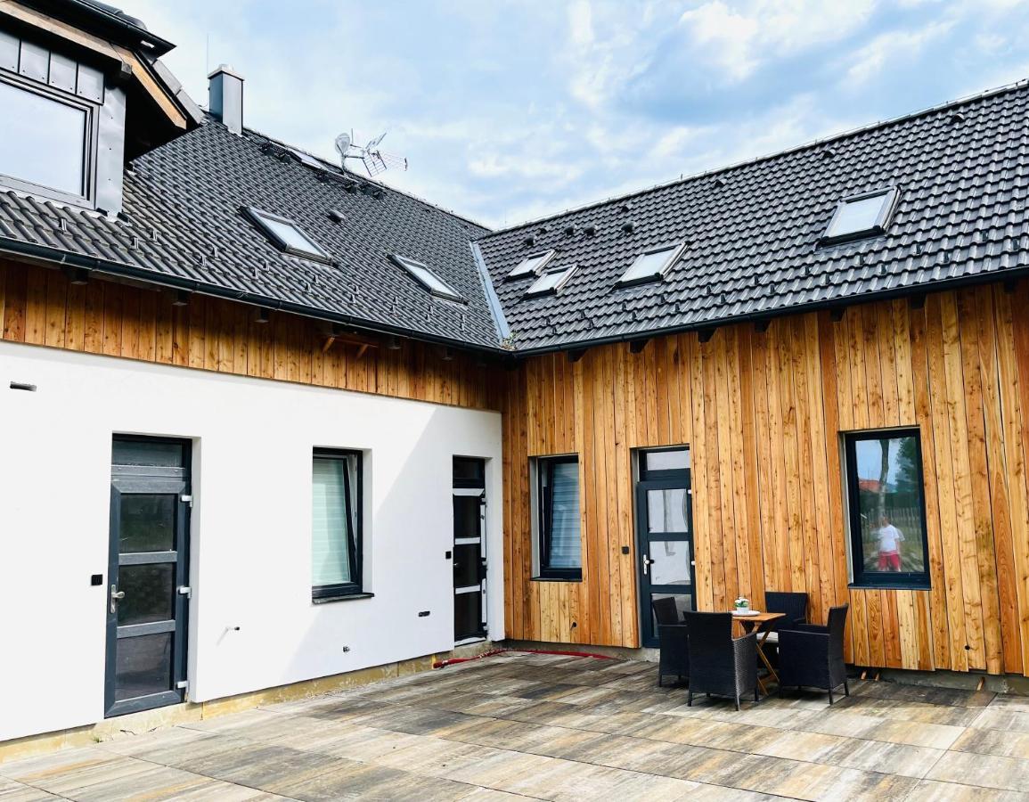 Apartman Jestrabi Lipno แชร์นาฟ โปชูมาวี ภายนอก รูปภาพ